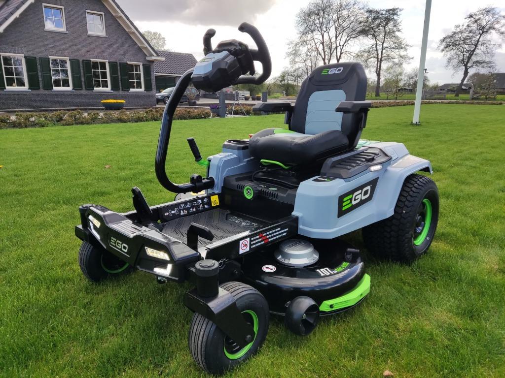 Nieuwe EGO 56V Lithium-Ion (accu) ZITMAAIER (ZT4201E-S(tuur), Tuin en Terras, Zitmaaiers, Nieuw, 90 tot 120 cm, Elektrische starter