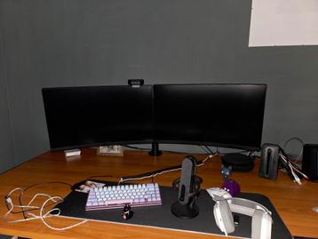 MSI Optix G27C7 2x met ACT Monitor Arm beschikbaar voor biedingen