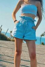 Bershka M broek short spijkershort blauw lichtblauw, Kleding | Dames, Spijkerbroeken en Jeans, Blauw, Zo goed als nieuw, Verzenden