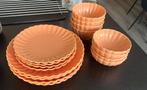 Nieuwe oranje servies voor 4 van Xenos (nooit gebruikt), Huis en Inrichting, Keuken | Servies, Ophalen, Nieuw, Overige stijlen