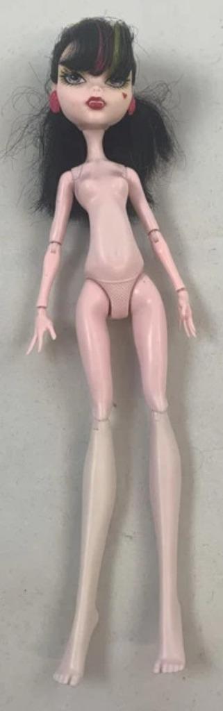 Monster High Draculaura Art Class pop Mattel 2013 figuur, Verzamelen, Poppen, Zo goed als nieuw, Pop, Verzenden