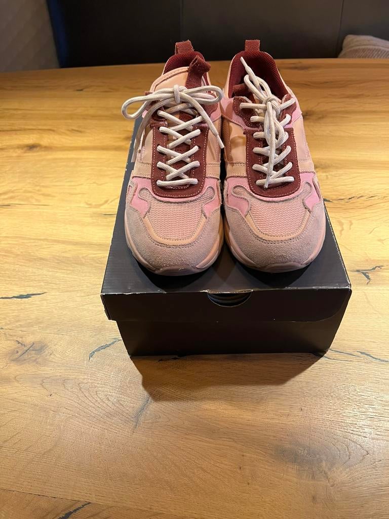 Roze Sacha gympen, Ophalen, Sneakers of Gympen, Roze, Gedragen