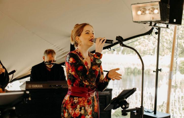 Bruiloft Feest Zangeres & Pianist / Gitaar  / Zanger, Diensten en Vakmensen, Muzikanten, Artiesten en Dj's, Band, Solo-artiest