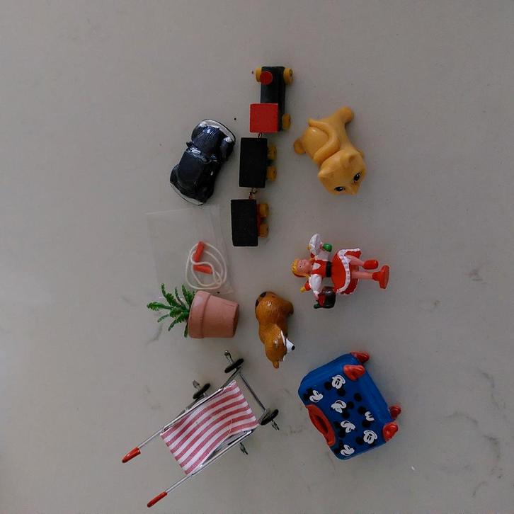 Te Koop Lotje 9 stuks Poppenhuis 7.50 Weesp, Verzamelen, Poppenhuizen en Toebehoren, Zo goed als nieuw, Poppenhuis, Ophalen of Verzenden