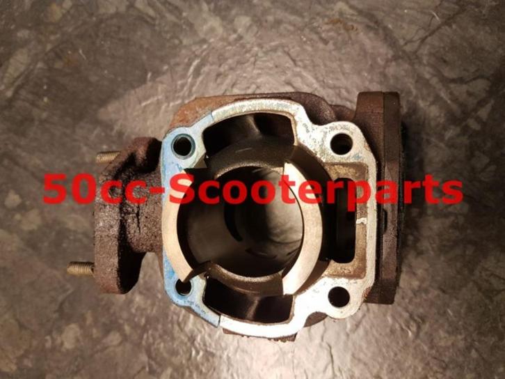 Cilinder Sym Jet Basix 12101-T5C-000 Gebruikt, Motoren, Tuning en Styling, Ophalen of Verzenden