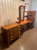 Jan des Bouvrie kersenhouten set:ladekast, vitrine, kaptafe, Ophalen, Gebruikt