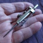 Oude Intrigerende Passer, Verzenden