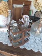 Oud brocante metalen flessenrek. Zwaar metaal smeedijzer., Ophalen of Verzenden