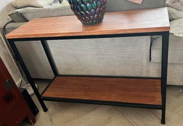 Industriële Sidetable met Bamboe Bladen beschikbaar voor biedingen