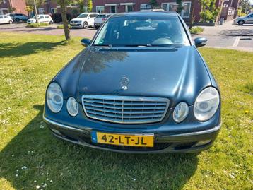 Mercedes-Benz E-Klasse 2.6 E240 Sedan AUT 2003 Zwart beschikbaar voor biedingen
