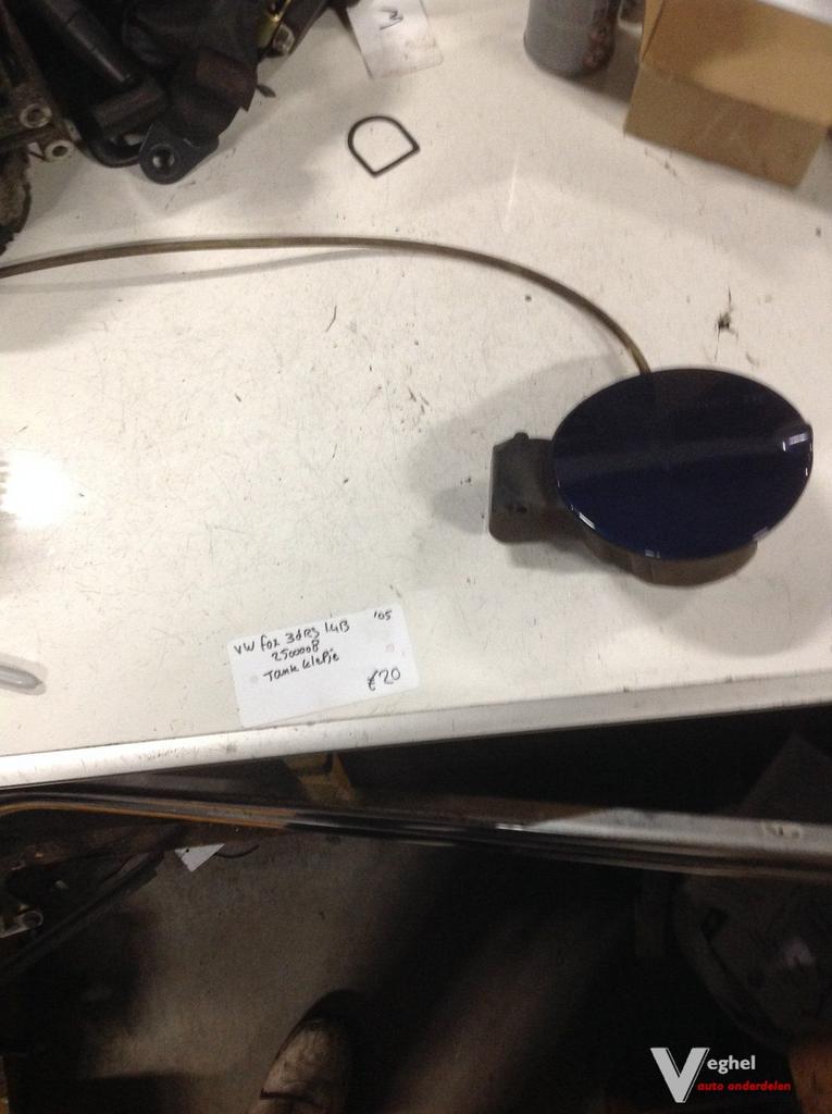 Vw Fox 1.4B 3drs 2006 Wagennr 2500008  Tankklep