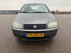 Fiat Punto 1.2 Young Airco Velg 2Eigenaar MET NEW APK Elek.p, Auto's, Fiat, Voorwielaandrijving, Gebruikt, 1242 cc, 4 cilinders