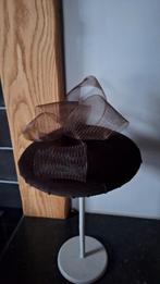 Bruin fluweel dopje, Kleding | Dames, Hoeden en Petten, Ophalen of Verzenden, Nieuw, One size fits all, Hoed