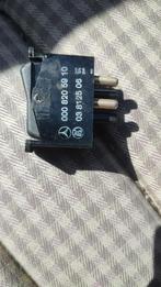 SCHAKELAAR INTERIEURVERLICHTING A 0008205910, Auto-onderdelen, Dashboard en Schakelaars, Ophalen of Verzenden, Gebruikt, Mercedes-Benz