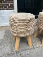 Krukje, houten poten, rotan kap, 2 krukjes, Huis en Inrichting, Krukjes, Ophalen, Zo goed als nieuw, Hout