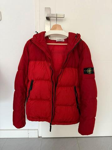 Stone Island Rode Winterjas Vintage beschikbaar voor biedingen