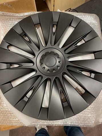Tesla Y 19 inch Wieldoppen - Nieuw - Set van 4 beschikbaar voor biedingen