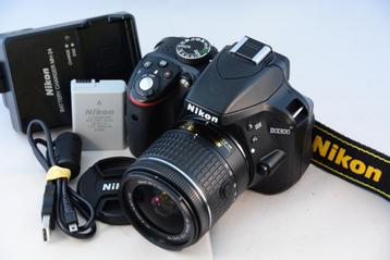 Nikon D3300 met AF-P 18-55mm kitlens ALS NIEUW 6011 CLICKS beschikbaar voor biedingen