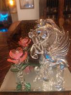 paard met vleugels en bloem van glas op spiegel, Antiek en Kunst, Antiek | Glas en Kristal, Ophalen of Verzenden