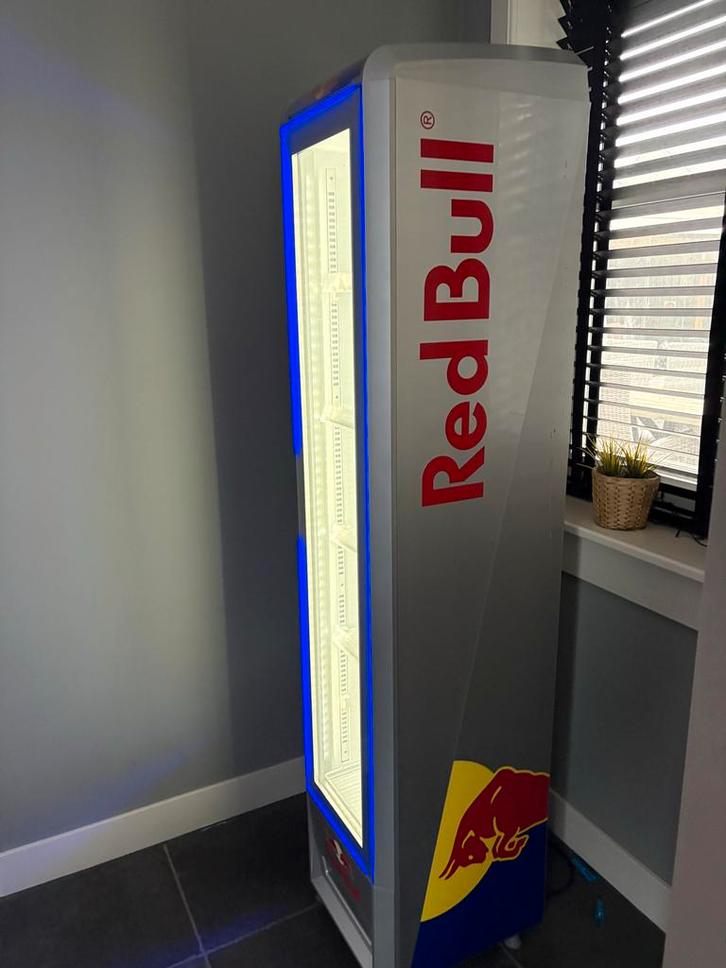 Red Bull Koelkast, Witgoed en Apparatuur, Koelkasten en IJskasten, Zo goed als nieuw, Zonder vriesvak, 150 tot 200 liter, 140 tot 160 cm