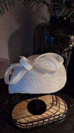 Off white fascinator/ dopje, Kleding | Dames, Hoeden en Petten, Ophalen of Verzenden, Nieuw, One size fits all