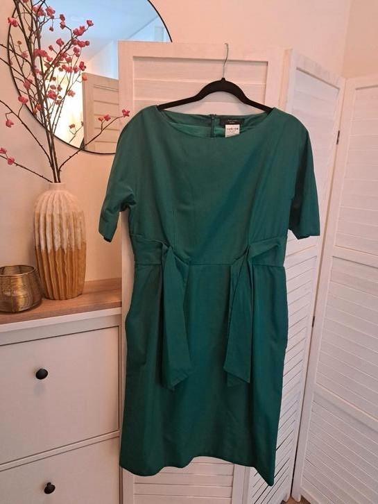 Weekend Max Mara jurk groen maat 44, Kleding | Dames, Jurken, Zo goed als nieuw, Maat 42/44 (L), Groen, Boven de knie, Ophalen of Verzenden