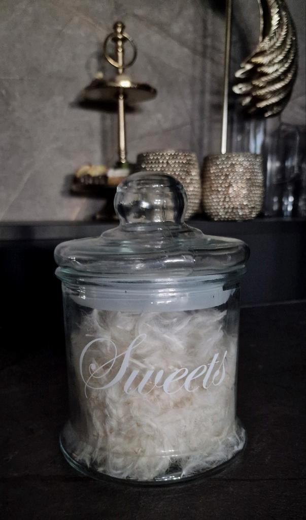 Mooie glazen snoepjes / deco pot/stolp Riviera Maison stijl, Huis en Inrichting, Keuken | Potten en Pannen, Zo goed als nieuw