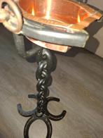 standaard met asbak koper en paardenhoeven, Ophalen