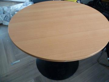  Stijlvolle Ronde Eettafel beschikbaar voor biedingen