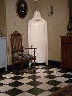 Antieke ronde hoekkast, Ophalen