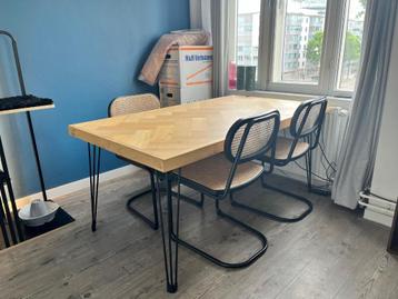 Eettafel - Visgraat Eikenhout - Zwart metaal - 160x90x73 beschikbaar voor biedingen