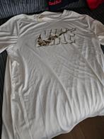 Nike sport kleding, shirt en korte broek, Kleding | Heren, Sportkleding, Fitness, Beige, Nike, Nieuw