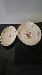 Twee sierlijke schalen met bloemmotief, Ophalen of Verzenden