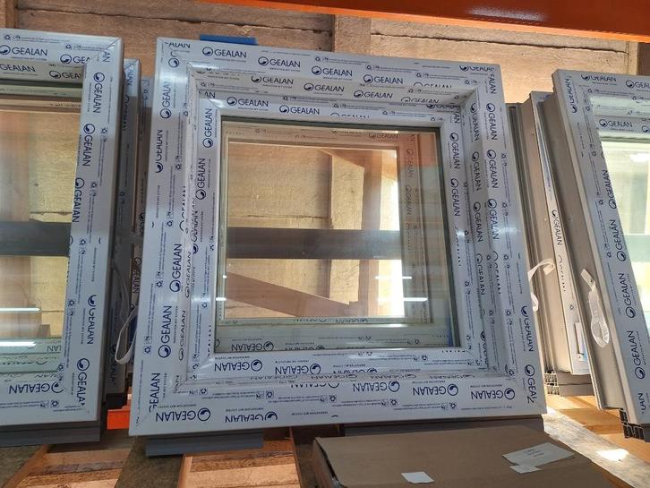 Nieuwe Kozijnen Gealan 70x70cm Wit(120mm profiel), Doe-het-zelf en Verbouw, Kozijnen en Schuifpuien, Nieuw, Raamkozijn, Kunststof
