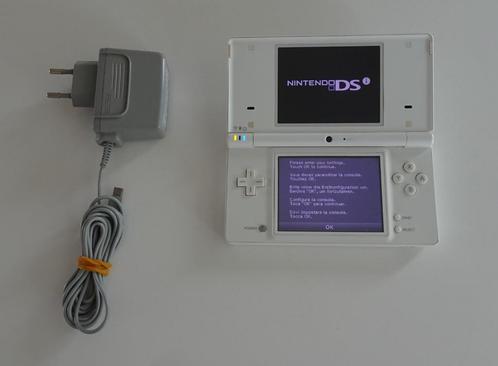 Nintendo DSi in het Wit met Oplader, Spelcomputers en Games, Spelcomputers | Nintendo DS, Zo goed als nieuw, Dsi, Wit, Ophalen