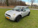 Mini 1.6 16V ONE 2002 Grijs, Auto's, Voorwielaandrijving, Zwart, 4 cilinders, 4 stoelen