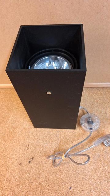 Zwart metalen lamp met felle spot 30x15 cm beschikbaar voor biedingen