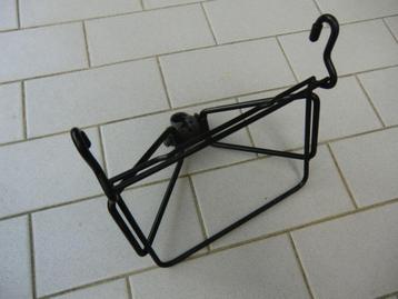Beugel om een fietsmand aan te hangen beschikbaar voor biedingen