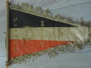 voetbal vaan RKAVIC 50 jaar 1966  beschikbaar voor biedingen