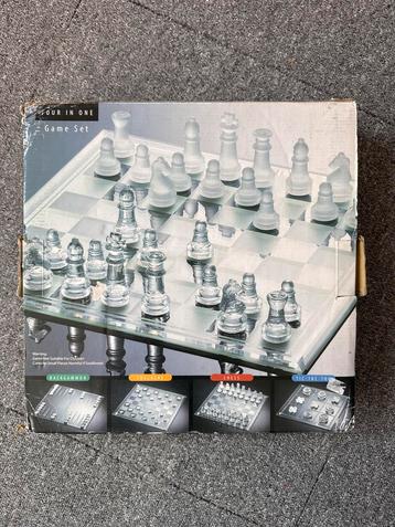 4-in-1 Spellen Set: Schaken, Dammen, Backgammon & Meer beschikbaar voor biedingen