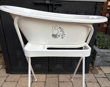 Babybadje Nijntje in badstandaard Bebejou beschikbaar voor biedingen