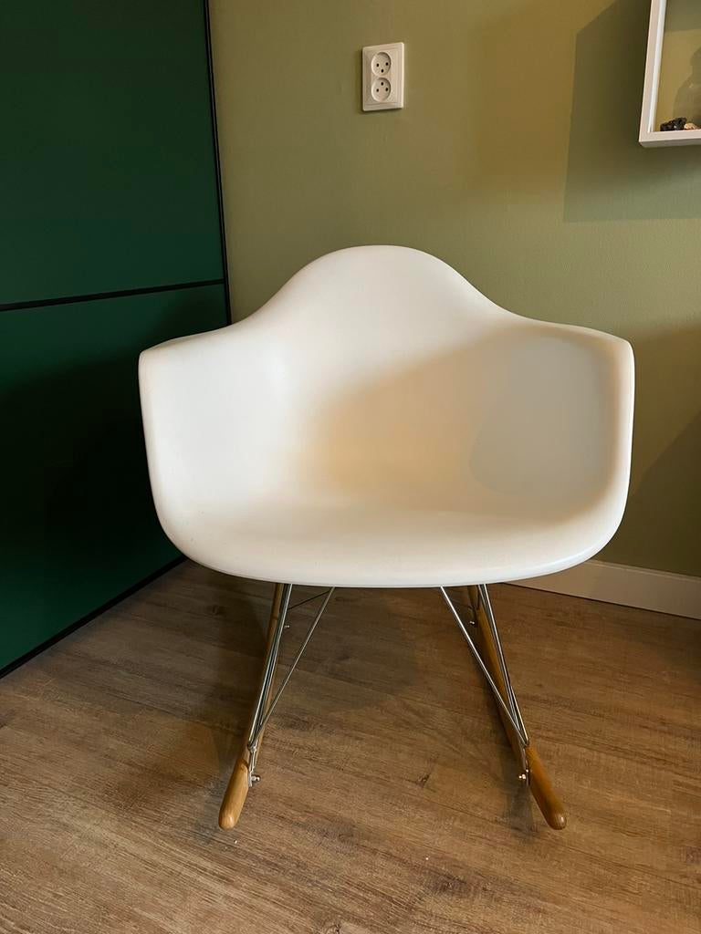 Witte schommelstoel, Ophalen, Kunststof, Wit, Zo goed als nieuw