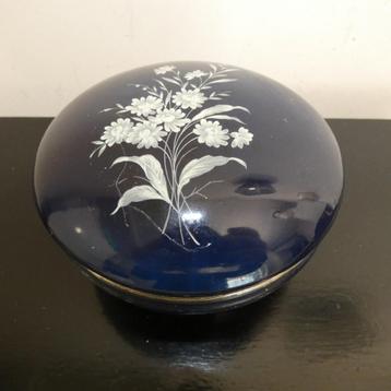 Blauw glazen doosje [1255] beschikbaar voor biedingen