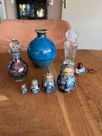 Lot met kleine items des pots parfumflesje matroesjka, Huis en Inrichting, Woonaccessoires | Vazen, Blauw, Ophalen of Verzenden