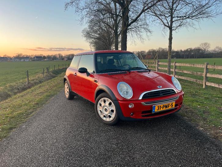 Mini 1.6 16V ONE AUT 2005 Rood, Auto's, Mini, Particulier, One, Airbags, Airconditioning, Alarm, Centrale vergrendeling, Elektrische buitenspiegels