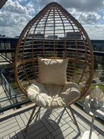 Rotan ei-stoel met kussens, Huis en Inrichting, Stoelen, Ophalen of Verzenden, Bruin, Eén