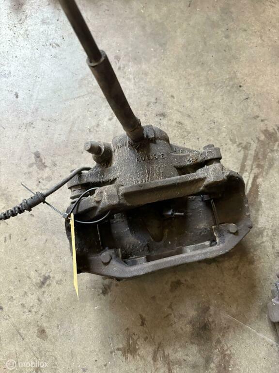 Remklauw rechtsvoor Mercedes E-klasse W211 ('02-'09), Auto-onderdelen, Remmen en Aandrijving, Mercedes-Benz, Gebruikt, Ophalen of Verzenden