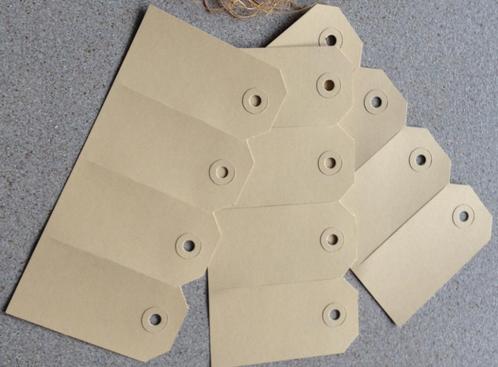 120 Kartonnen Labels voor 5 euro - Prijskaartjes 9,5 x 5 cm., Hobby en Vrije tijd, Knutselen, Nieuw, Materiaal, Ophalen of Verzenden