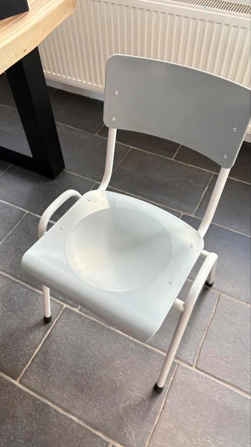 Schoolstoel (voor volwassenen), Huis en Inrichting, Stoelen, Gebruikt, Kunststof, Wit, Ophalen