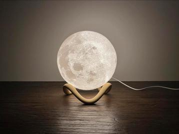 Perfect cadeau - maanlamp beschikbaar voor biedingen